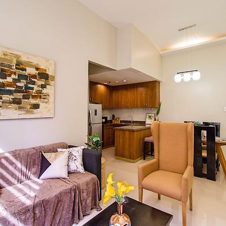 Forbestown Place At The Fort Bgc Taguig Esterno foto