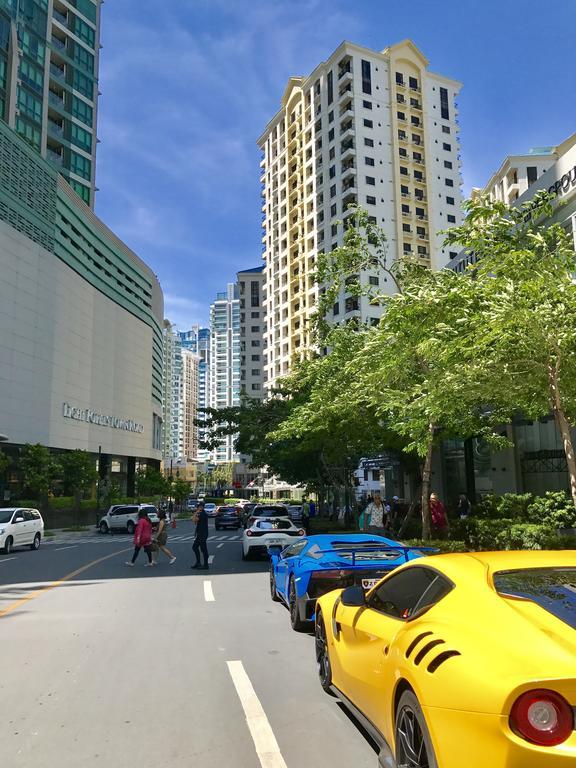 Forbestown Place At The Fort Bgc Taguig Esterno foto