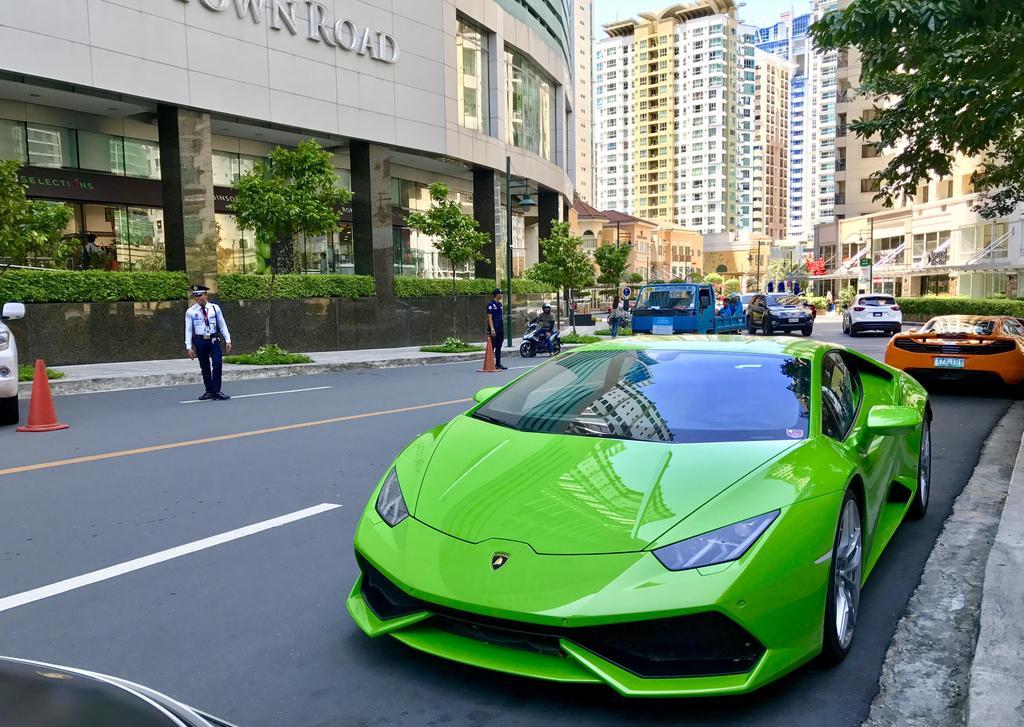 Forbestown Place At The Fort Bgc Taguig Esterno foto