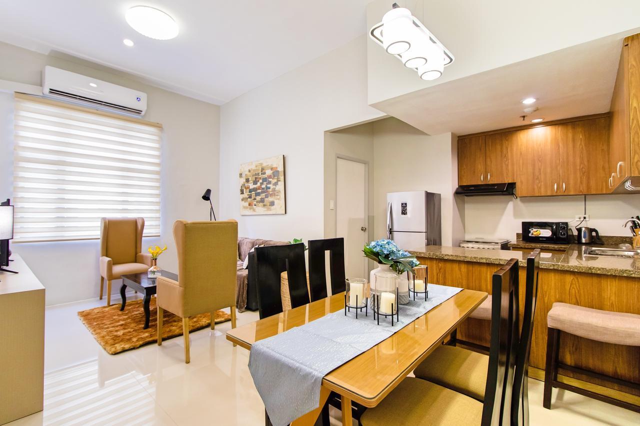 Forbestown Place At The Fort Bgc Taguig Esterno foto